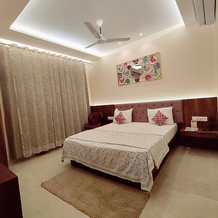 Hotel Luxuria Λουντιάνα Εξωτερικό φωτογραφία