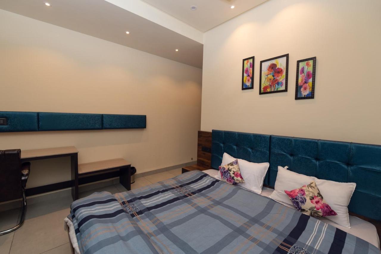 Hotel Luxuria Λουντιάνα Εξωτερικό φωτογραφία