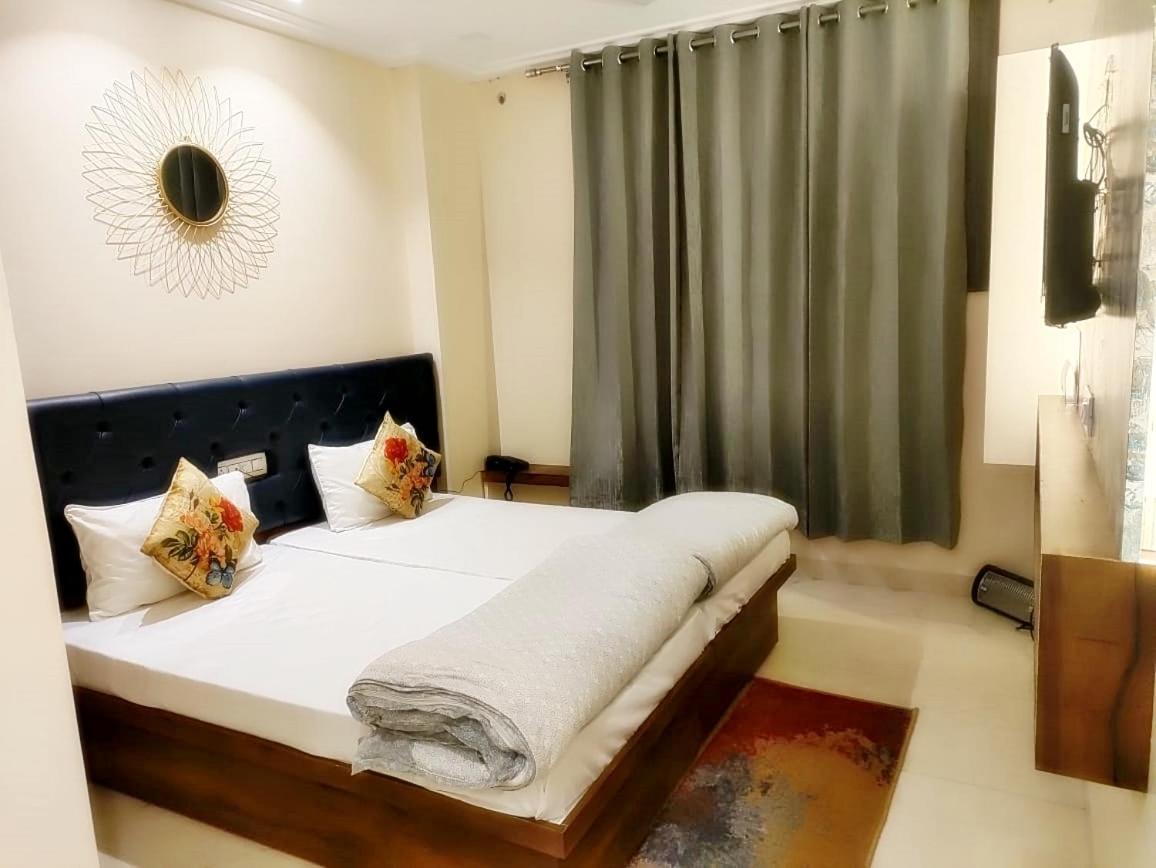 Hotel Luxuria Λουντιάνα Εξωτερικό φωτογραφία