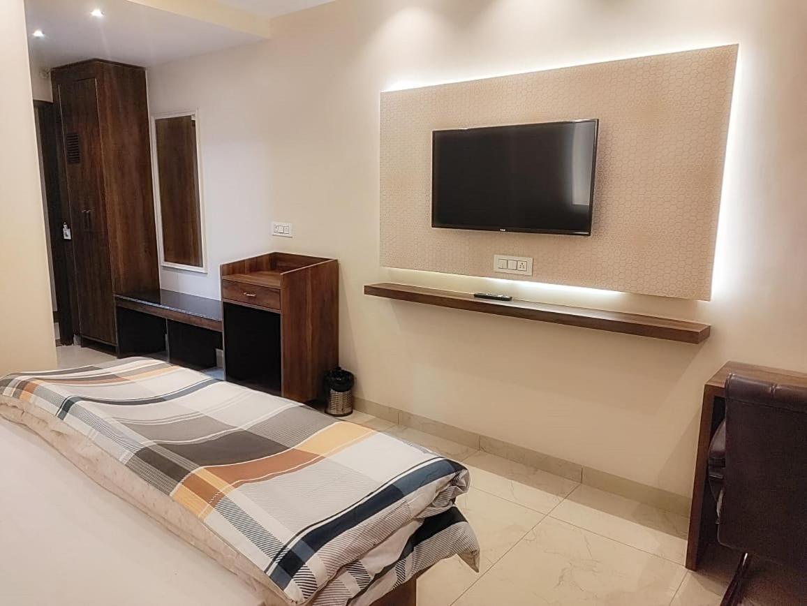 Hotel Luxuria Λουντιάνα Εξωτερικό φωτογραφία