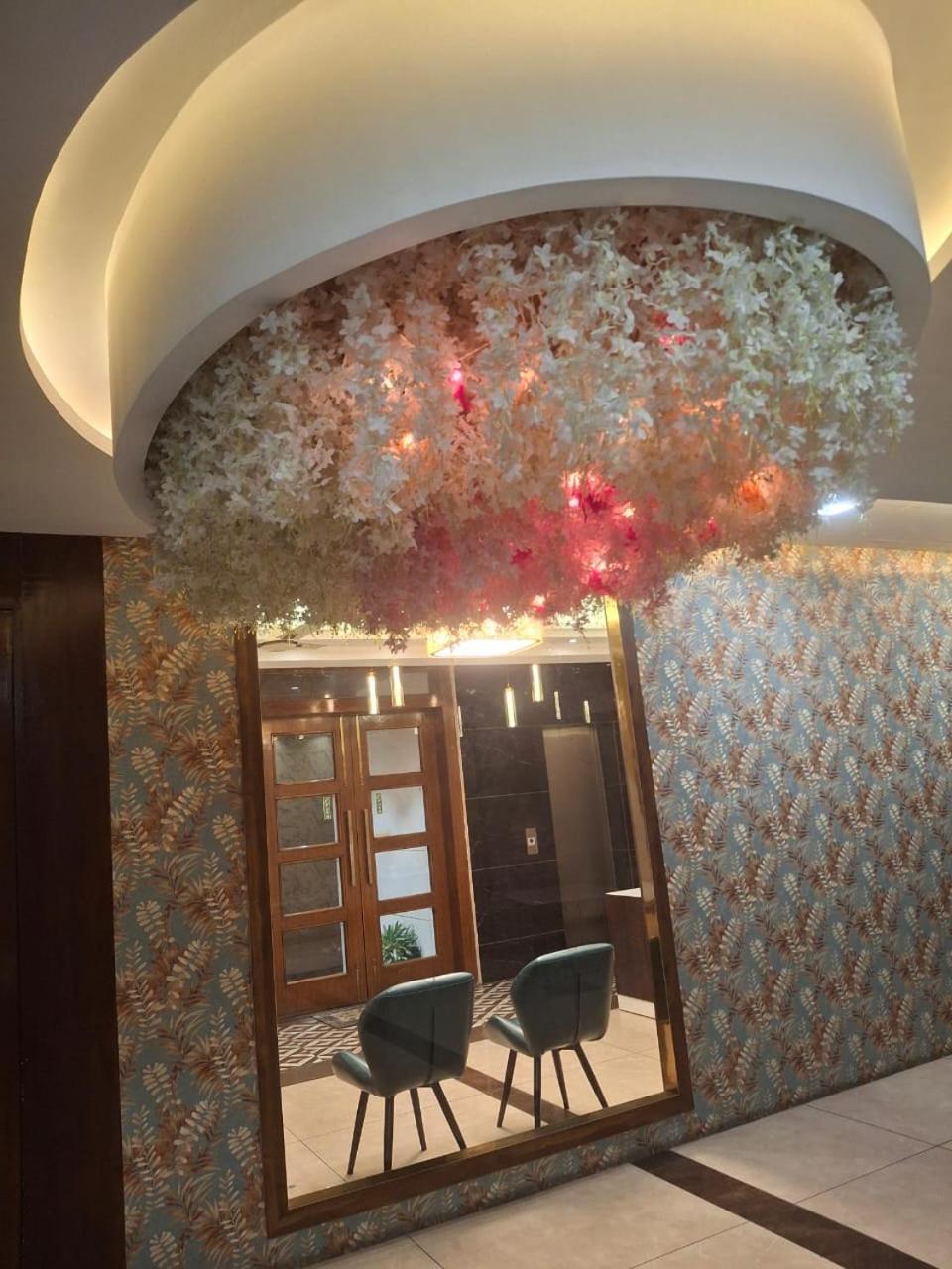 Hotel Luxuria Λουντιάνα Εξωτερικό φωτογραφία